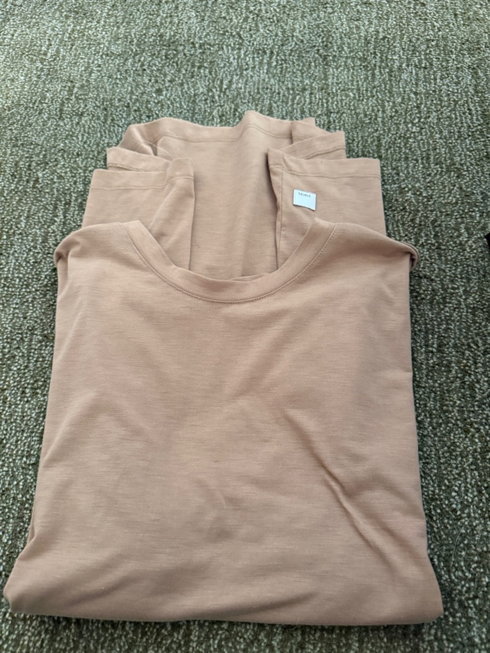 Vuori Short Sleeve Tee in Light Brown (Tan)